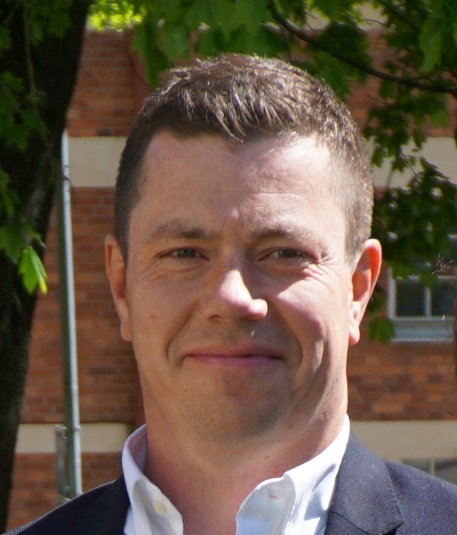 Peter Lindgren style=